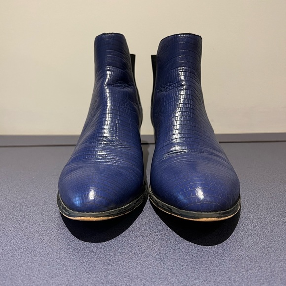 House of Harlow 1960 Blue and Black Textures Chelsea Boot - Picture 2 of 9